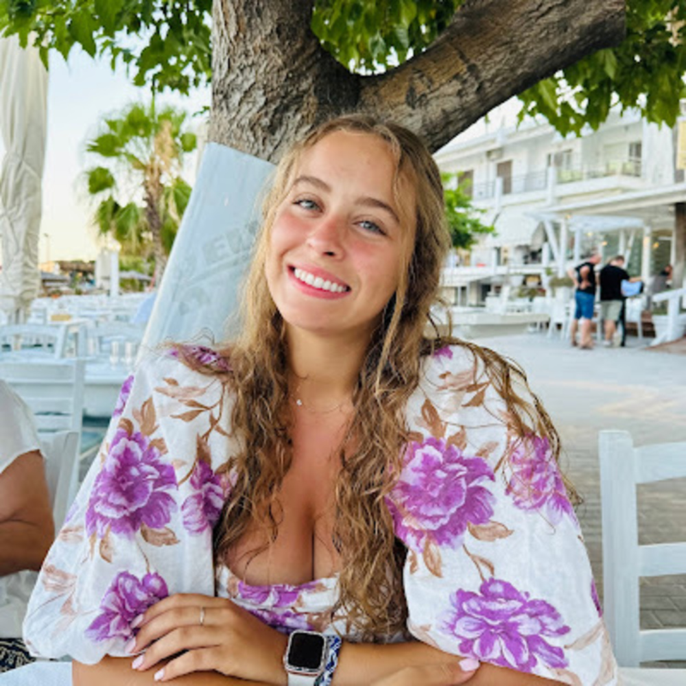 Meet your Posher, Yoanna